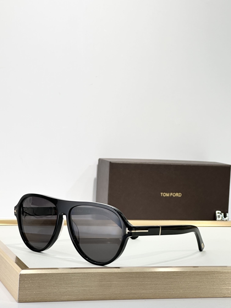 TOM FORD